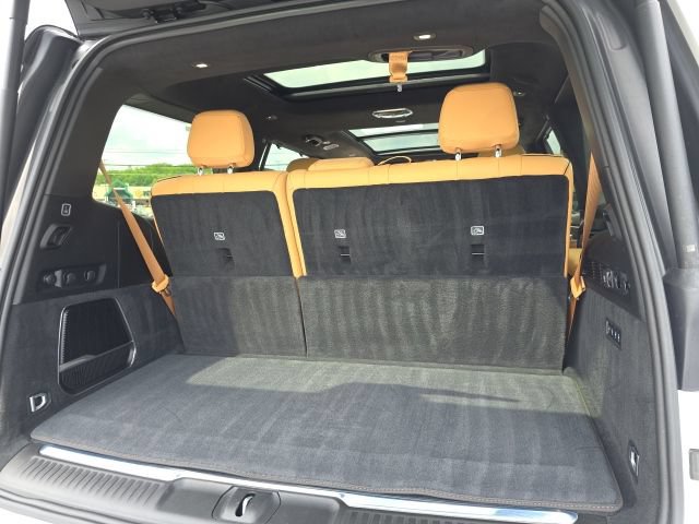 Used 2025 Jeep Grand Wagoneer Series III w/ Rear Seat Video Group 1 AWD/4WD image 36