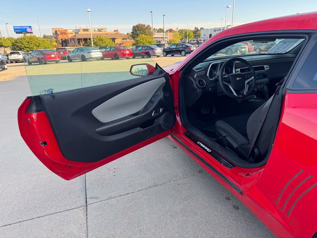 Used 2015 Chevrolet Camaro LS RWD image 9