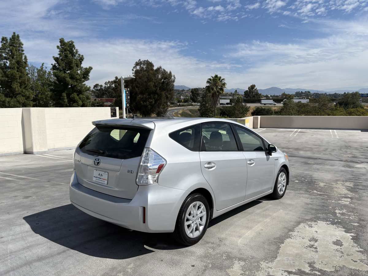 Used 2013 Toyota Prius V Three image 29