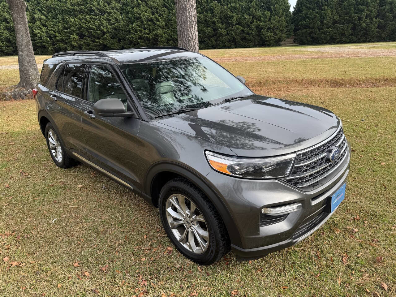 Used 2020 Ford Explorer XLT w/ Equipment Group 202A image 3