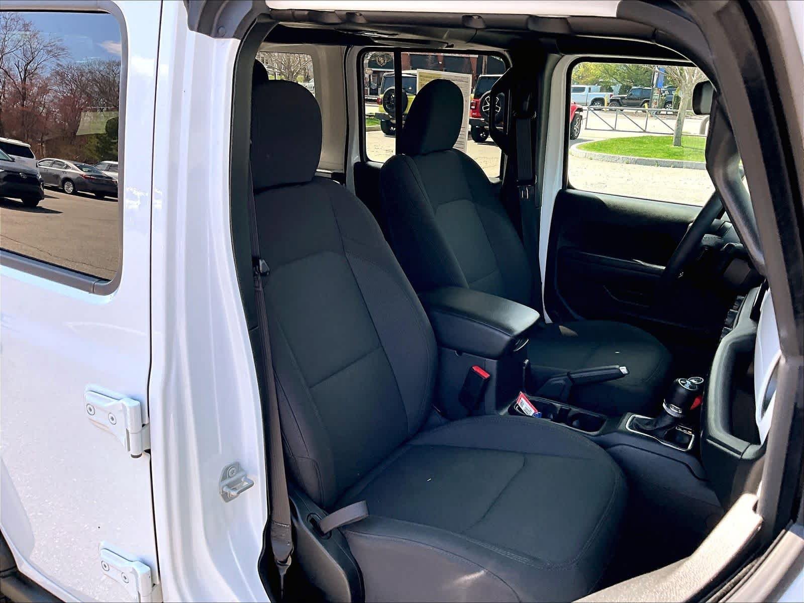 Used 2023 Jeep Wrangler Unlimited image 11