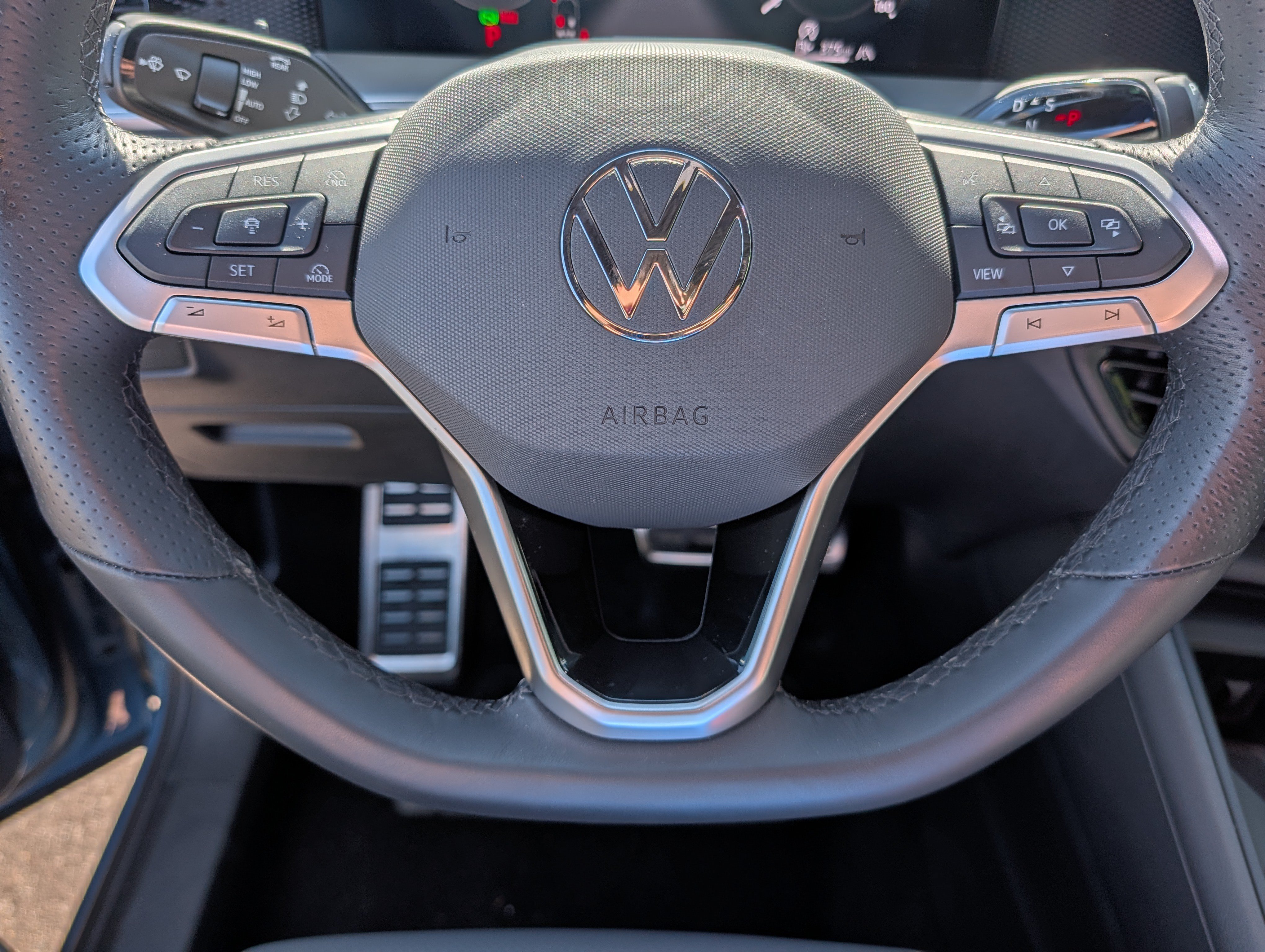 Certified 2026 Volkswagen Tiguan SE R-Line AWD/4WD image 25