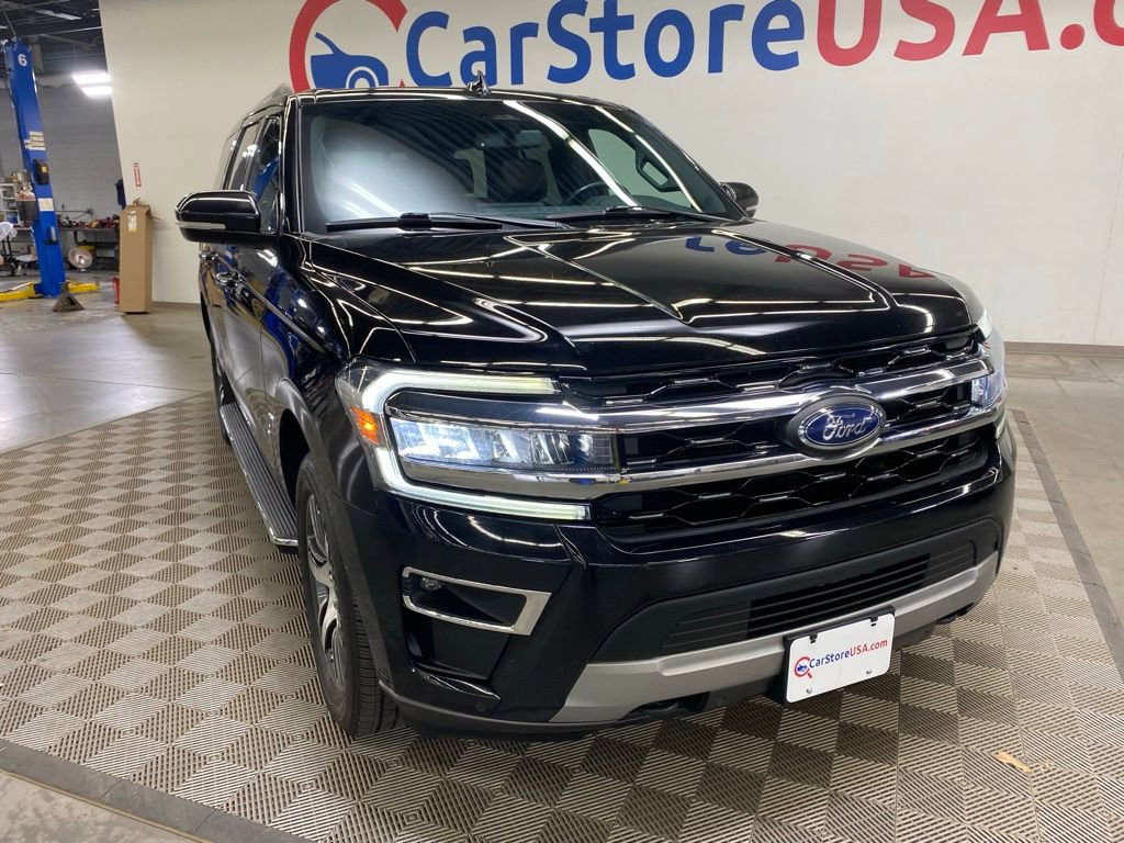 Used 2022 Ford Expedition Limited AWD/4WD image 2