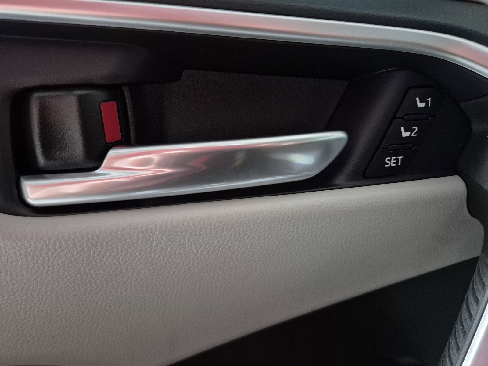 New 2025 Toyota RAV4 XLE Premium image 19