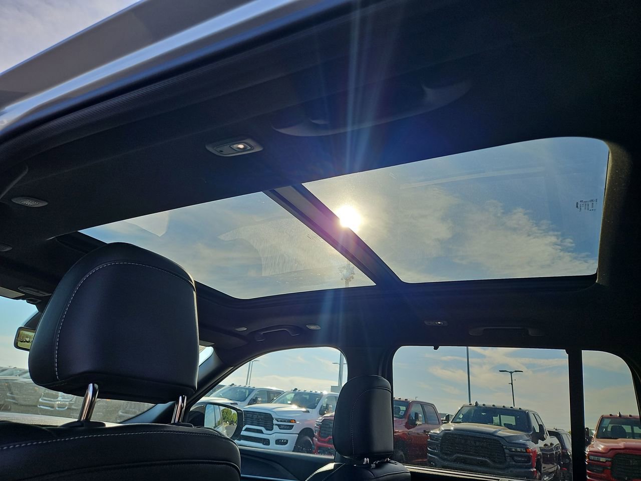 New 2025 Jeep Grand Cherokee Limited w/ Luxury Tech Group II image 15