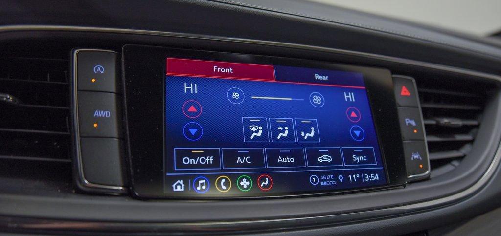 Used 2024 Buick Enclave Essence w/ Experience Buick Package image 20