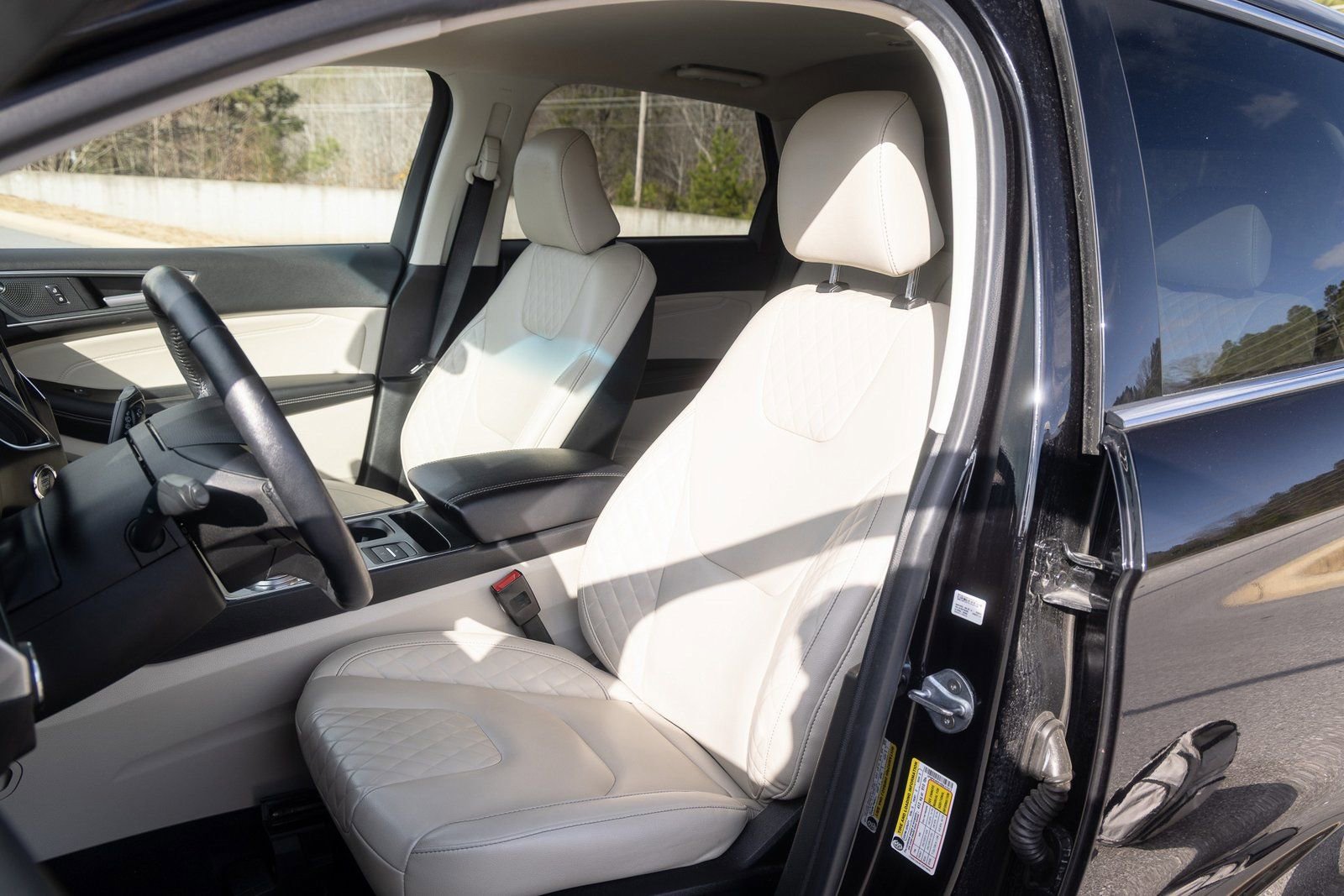 Used 2024 Ford Edge Titanium AWD/4WD image 15
