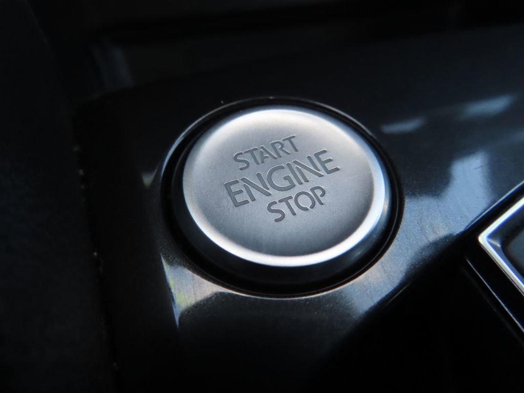 Used 2020 Volkswagen Tiguan SEL Premium R-Line w/ 3rd Row Seat Package image 10