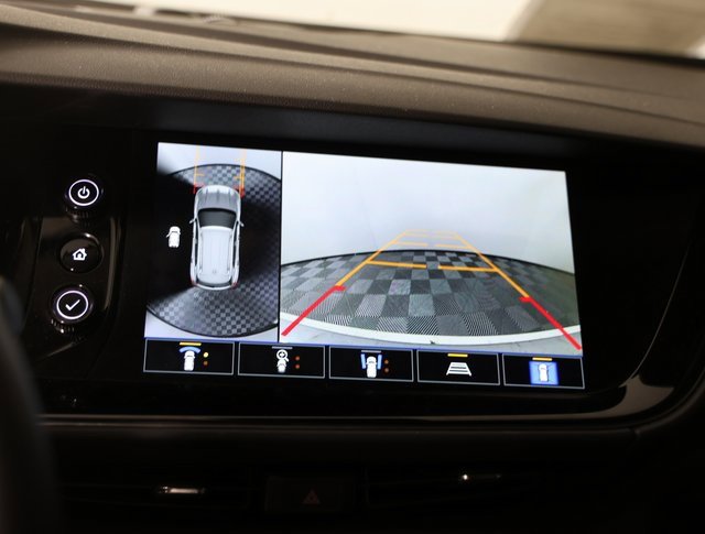 Used 2022 Buick Envision Avenir w/ Technology Package II image 9