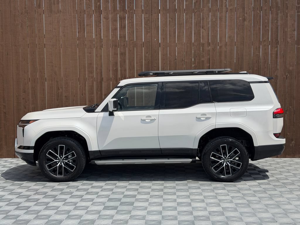Used 2024 Lexus GX 550 w/ Accessory Package (31) AWD/4WD image 15