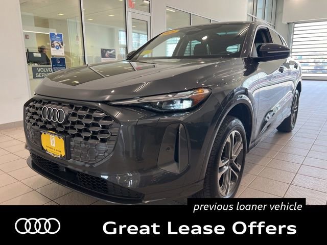 Used 2025 Audi Q5 Premium w/ Convenience Package AWD/4WD image 3