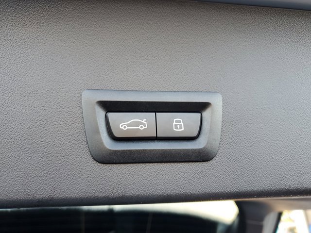 Used 2025 BMW X3 xDrive30i image 9