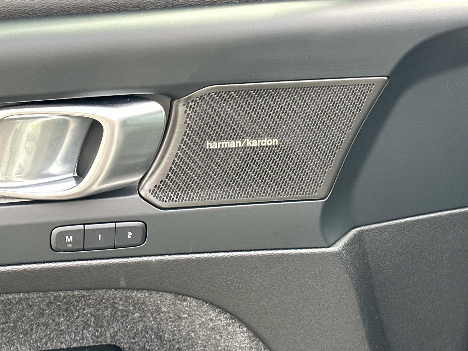 Certified 2026 Volvo XC40 B5 Ultra w/ Climate Package image 16