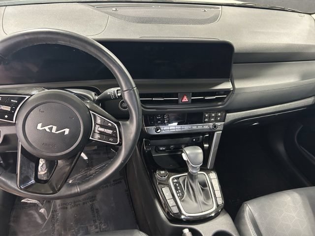 Used 2025 Kia Seltos EX AWD/4WD image 4