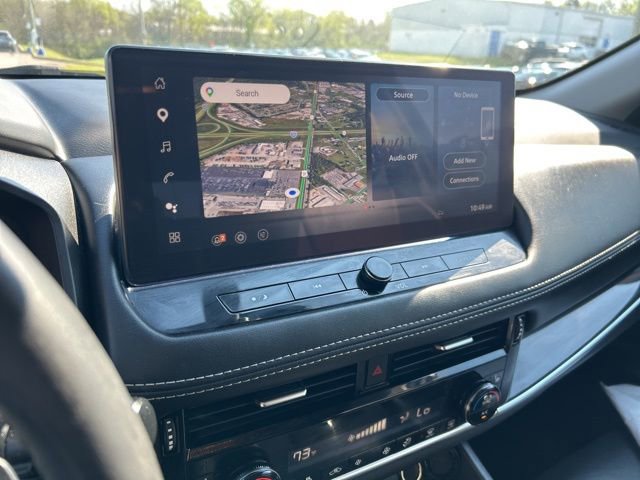 Used 2024 Nissan Rogue SL AWD/4WD image 8