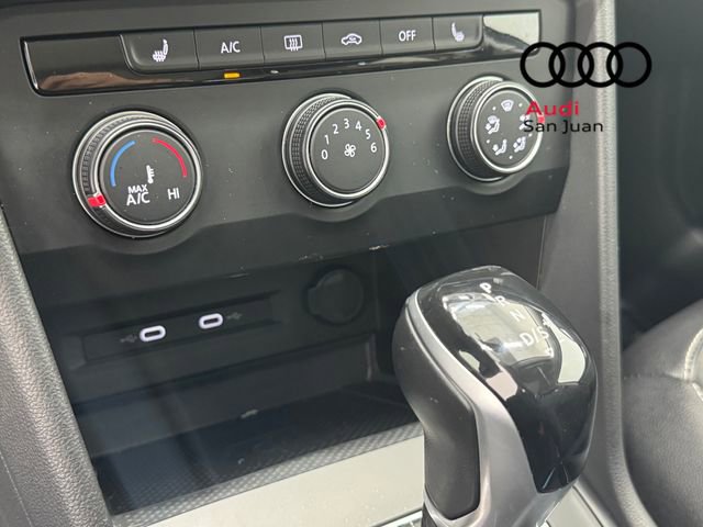 Used 2022 Volkswagen Taos SE w/ Panoramic Sunroof Package FWD image 30