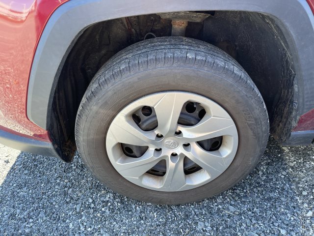Used 2019 Toyota RAV4 LE w/ All Weather Liner Package AWD/4WD image 8