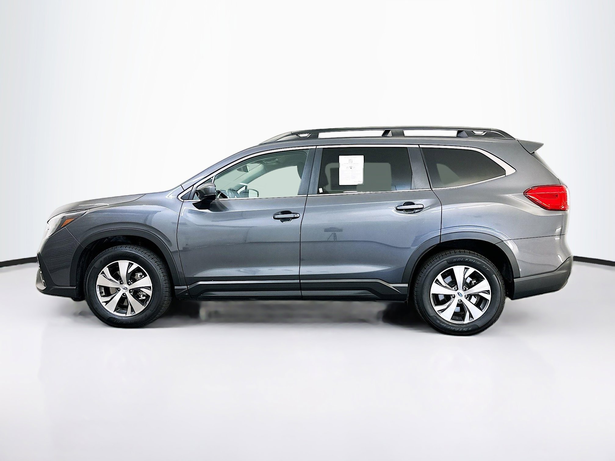 Used 2025 Subaru Ascent Premium AWD/4WD image 4