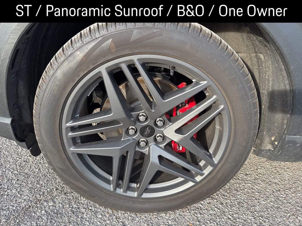 Used 2025 Ford Explorer ST w/ Sun And Sound Package image 4