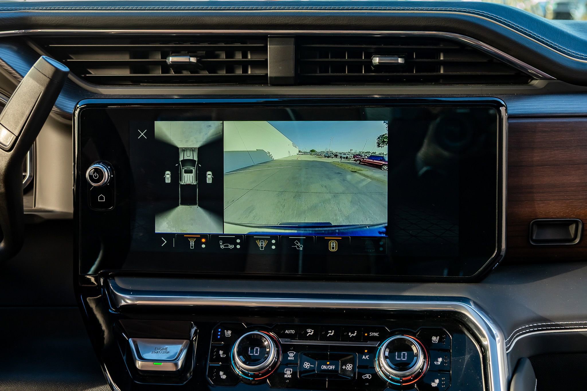 Used 2025 GMC Sierra 2500 Denali Ultimate image 26