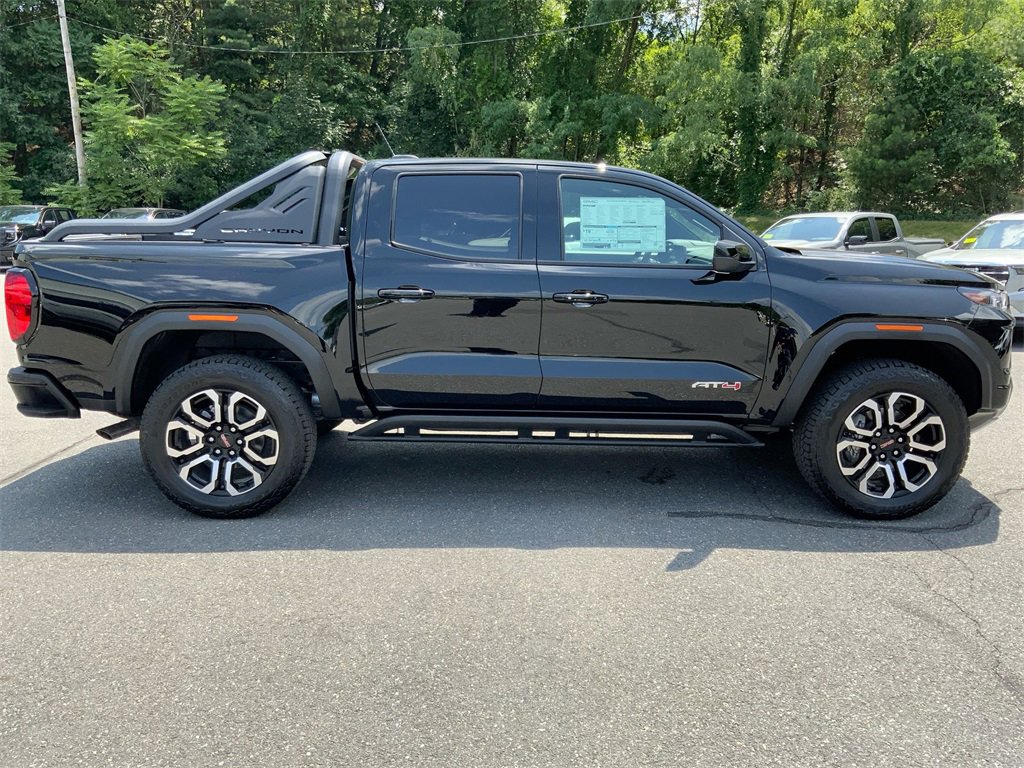 New 2025 GMC Canyon AT4 w/ Nightfall Edition image 39