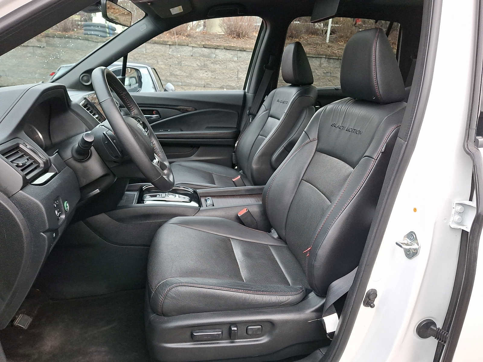 Used 2022 Honda Pilot Black Edition image 12