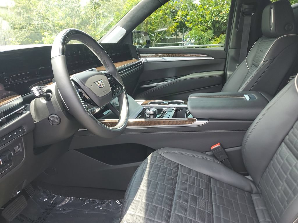 Certified 2025 Cadillac Escalade Sport Platinum AWD/4WD image 23