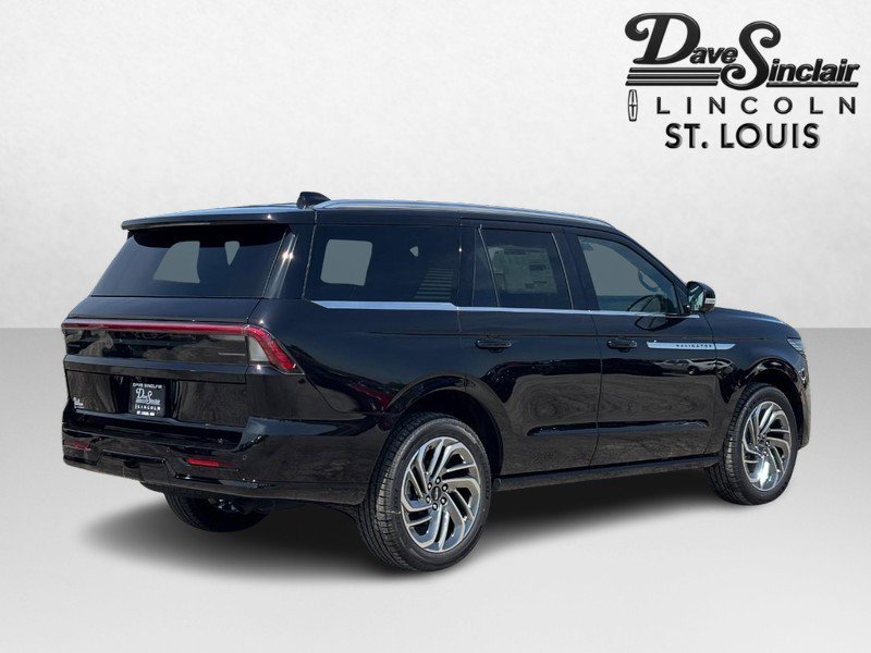 New 2026 Lincoln Navigator Reserve AWD/4WD image 3