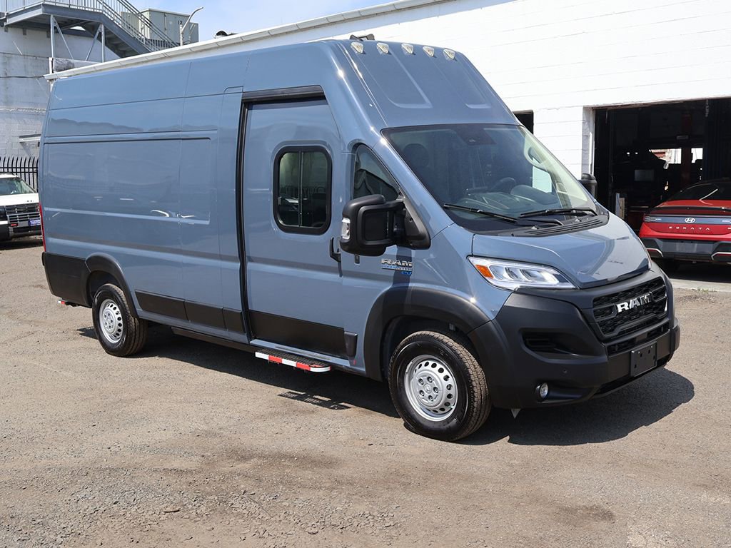 Used 2024 RAM ProMaster 3500 FWD image 2