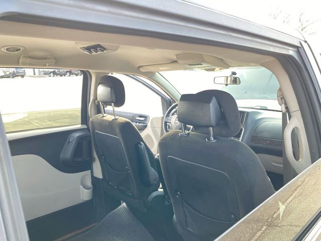 Used 2016 Dodge Grand Caravan SXT FWD image 33