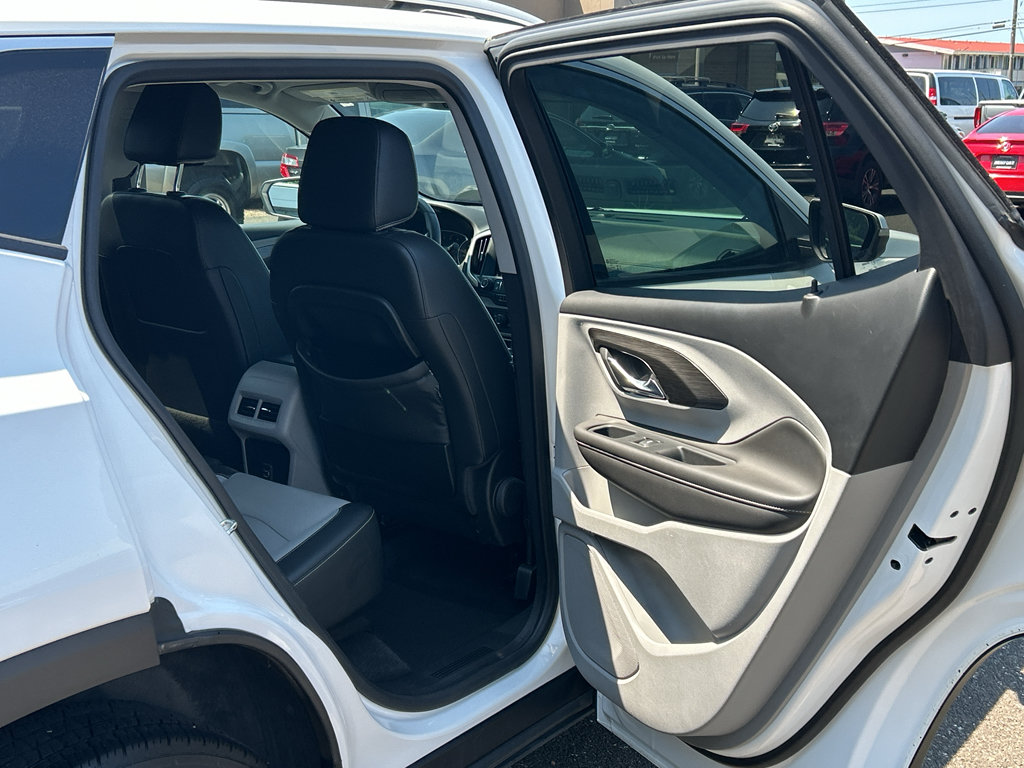 Used 2023 GMC Terrain SLT w/ Infotainment Package II AWD/4WD image 32