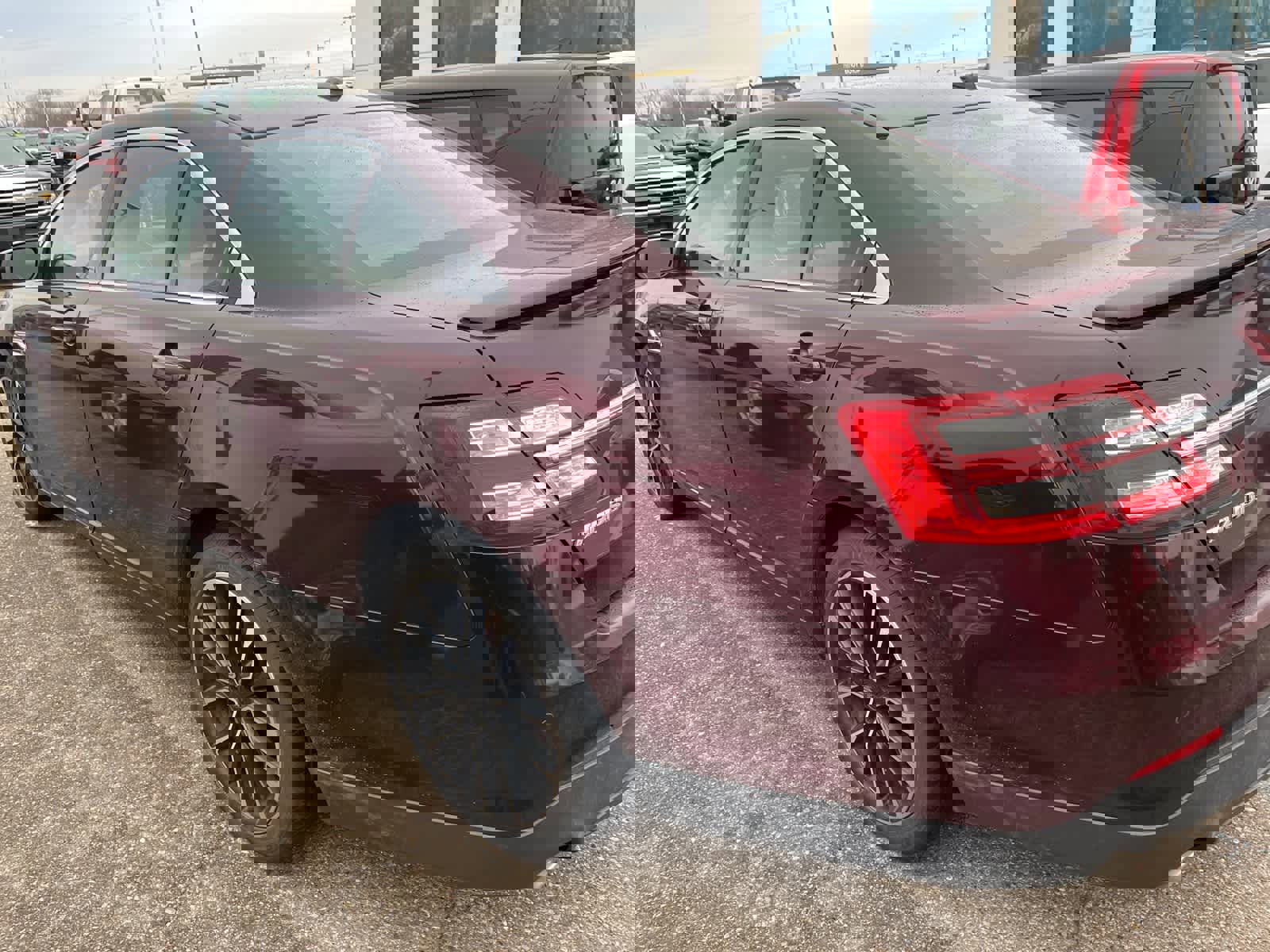 Used 2019 Ford Taurus Limited image 9