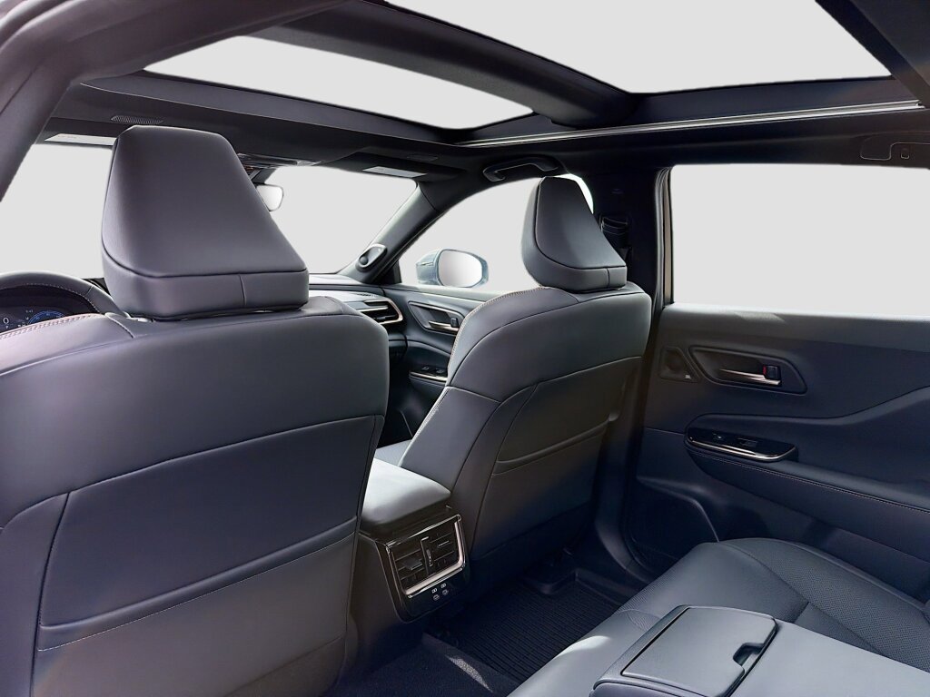 New 2026 Toyota Crown Platinum image 7