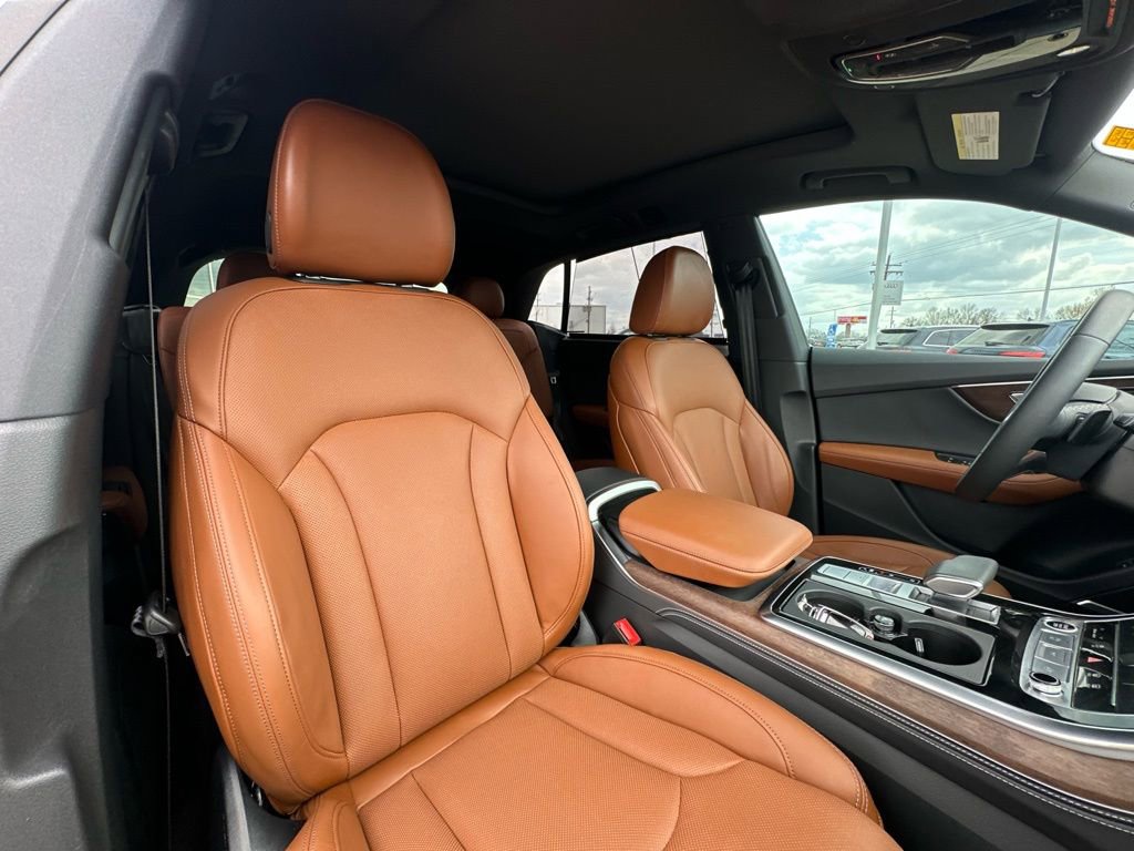 Used 2025 Audi Q8 Prestige image 33