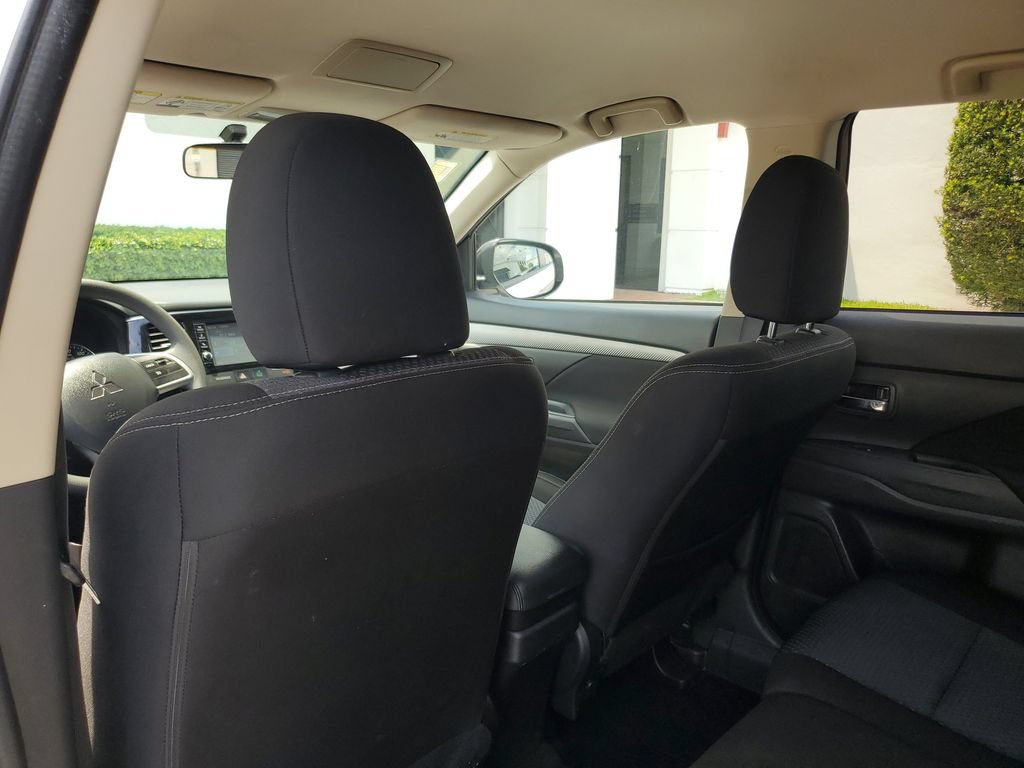 Used 2018 Mitsubishi Outlander ES AWD/4WD image 12