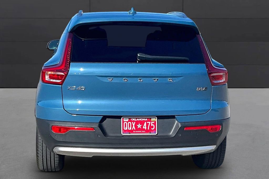 Used 2025 Volvo XC40 B5 Core AWD/4WD image 4