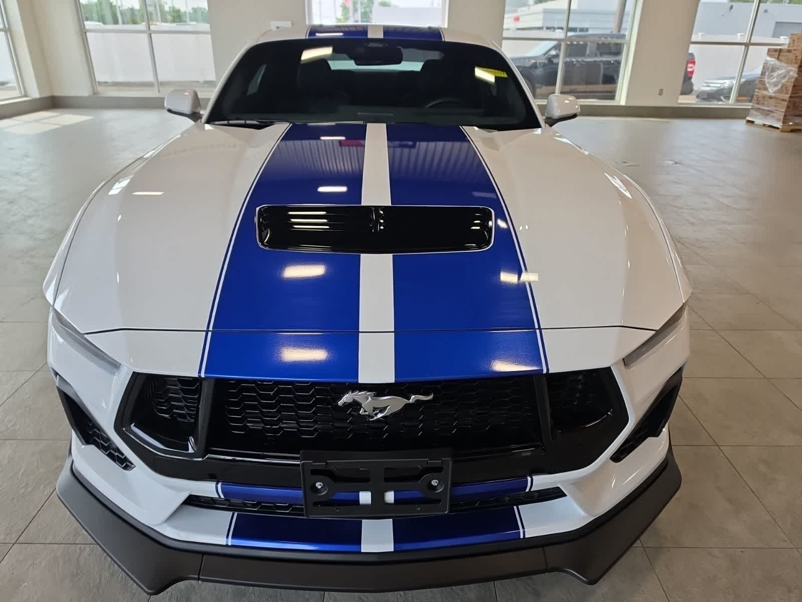 Used 2025 Ford Mustang GT Premium RWD image 3