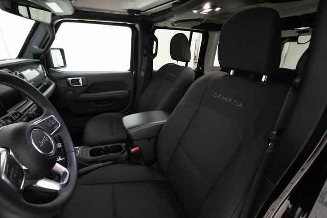 Used 2023 Jeep Wrangler Sahara image 9
