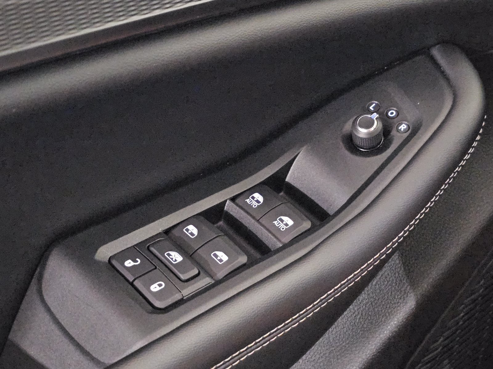 New 2026 Jeep Grand Cherokee Laredo X AWD/4WD image 18