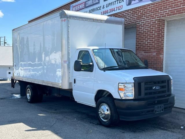 Used 2024 Ford E-450 and Econoline 450 Super Duty w/ Power Windows & Locks Group RWD image 2