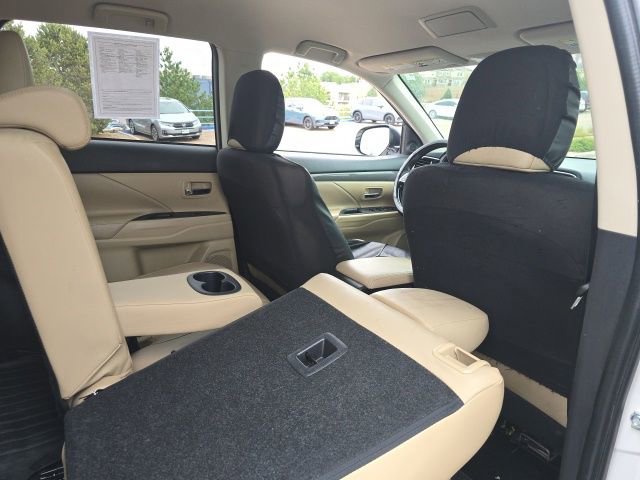 Used 2019 Mitsubishi Outlander SEL AWD/4WD image 15