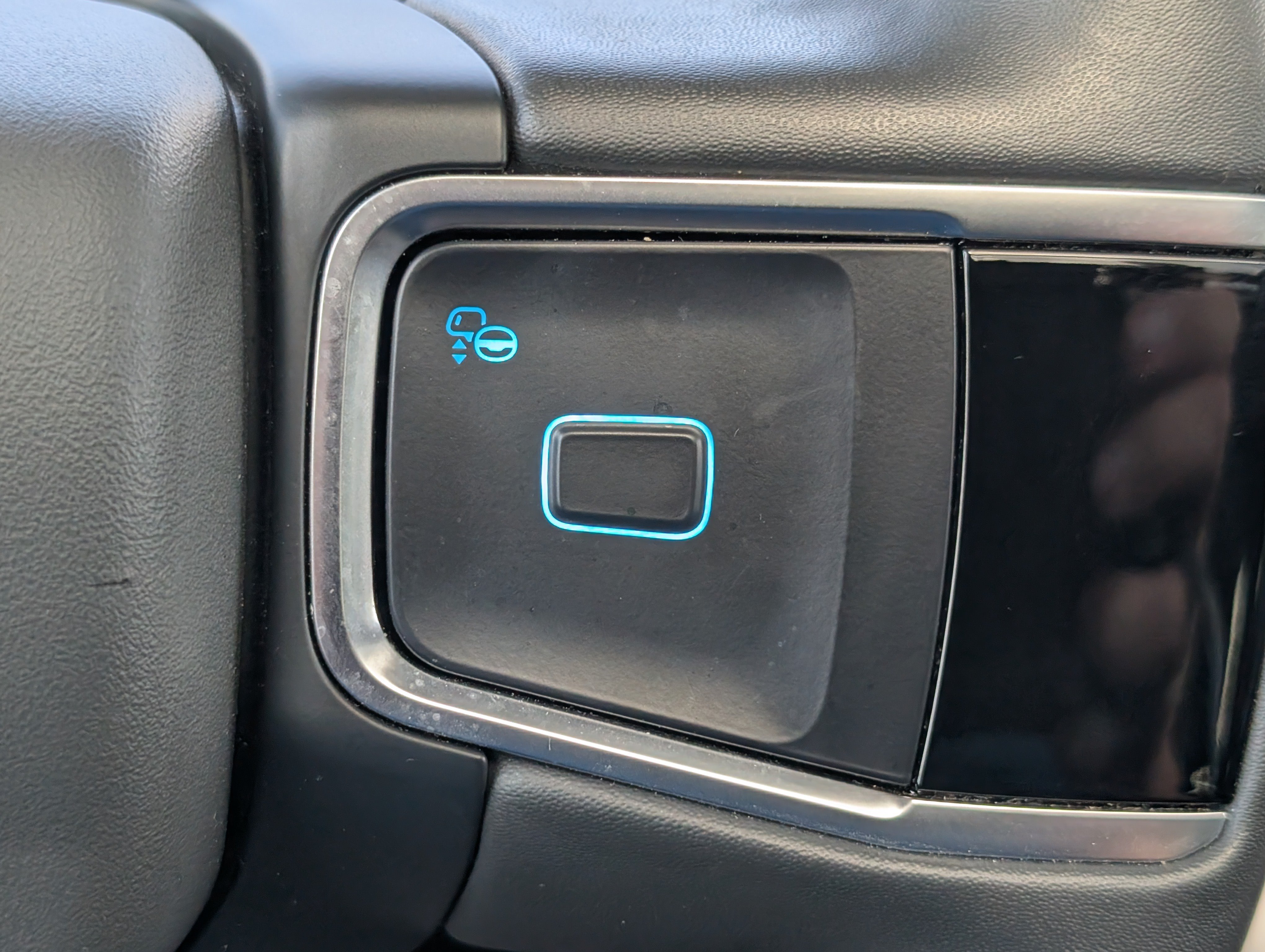 Certified 2025 Ford Expedition Active AWD/4WD image 33