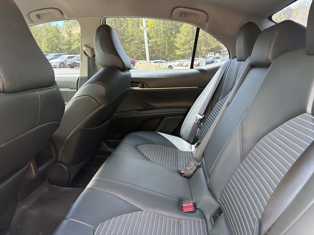Used 2022 Toyota Camry SE AWD/4WD image 9