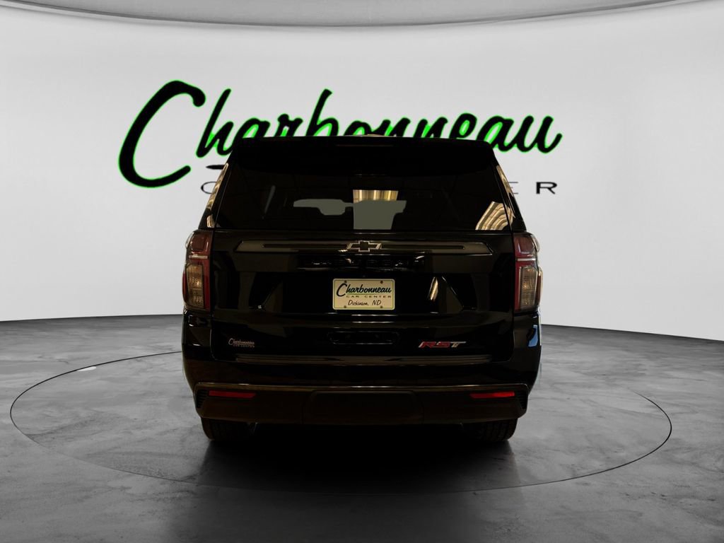 Used 2021 Chevrolet Suburban RST w/ Luxury Package AWD/4WD image 4