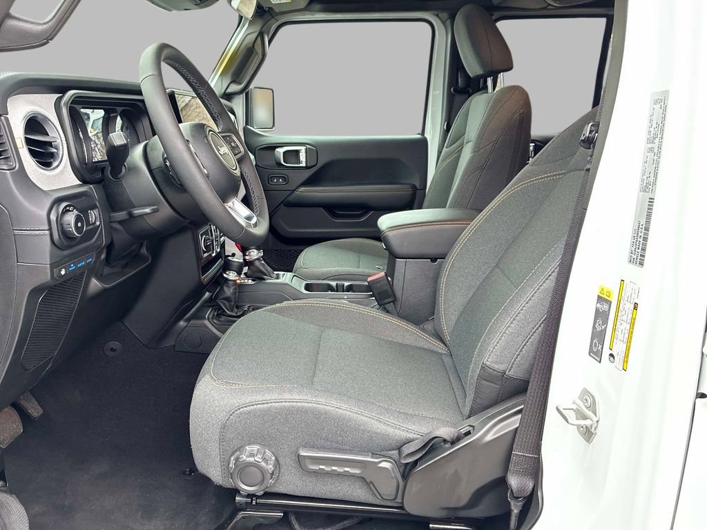 Certified 2025 Jeep Wrangler Unlimited Sahara w/ Safety Group image 21