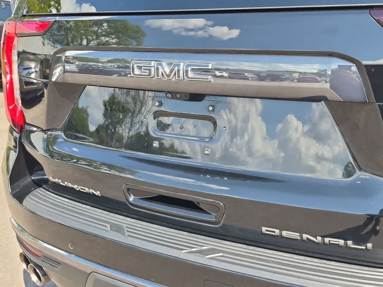 Used 2023 GMC Yukon XL Denali Ultimate AWD/4WD image 12