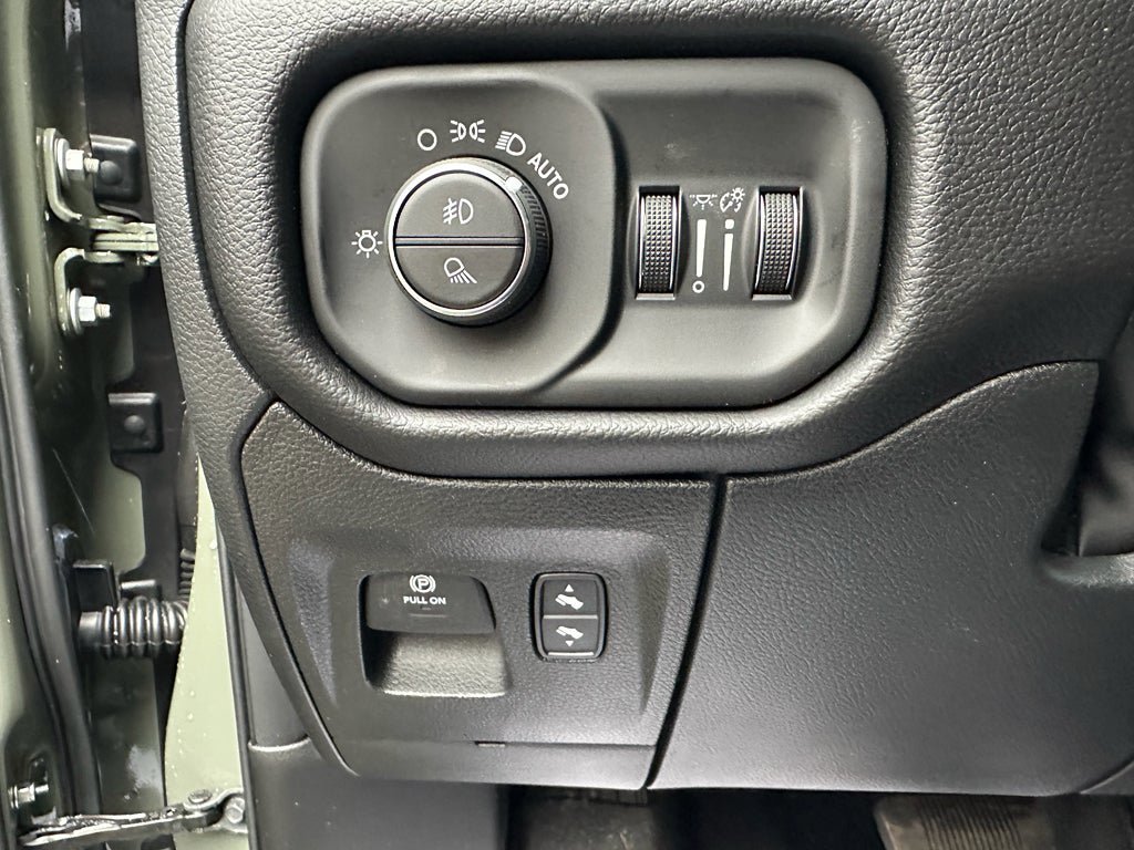 New 2026 RAM 1500 Big Horn AWD/4WD image 14