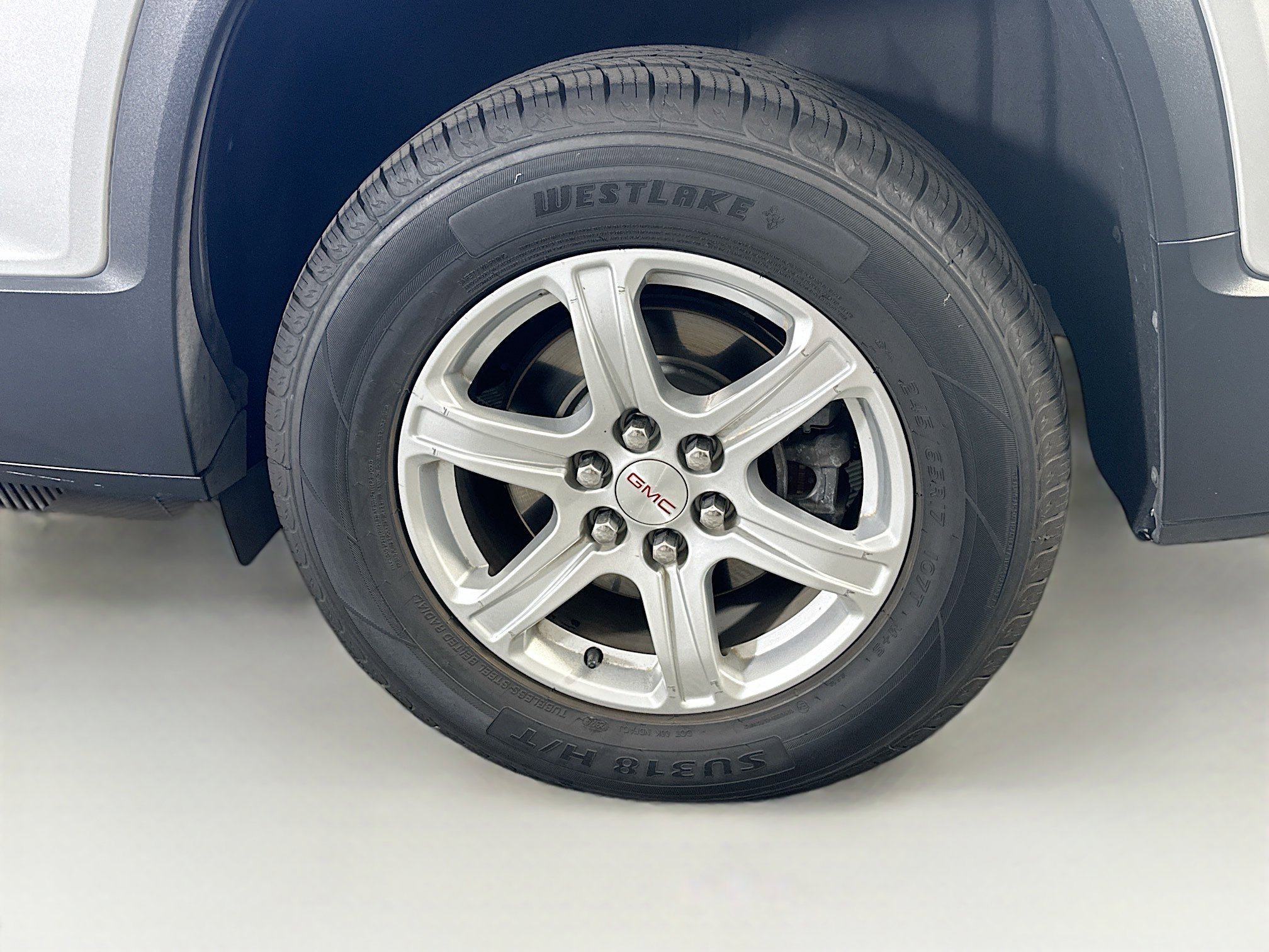 Used 2017 GMC Acadia SLE image 11