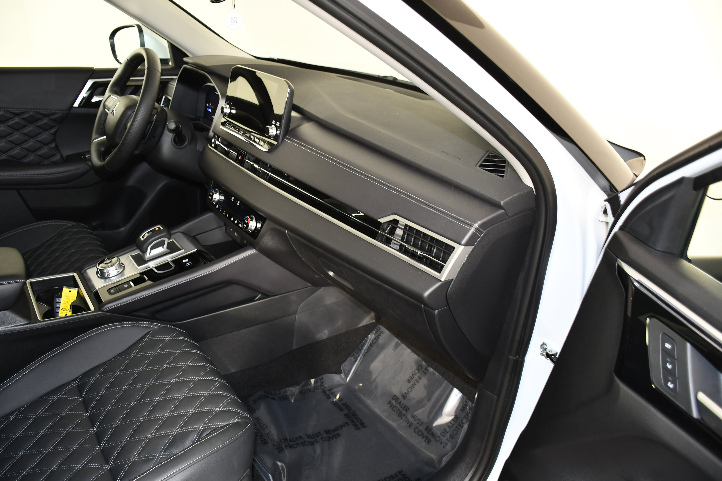 Used 2025 Mitsubishi Outlander SEL image 41