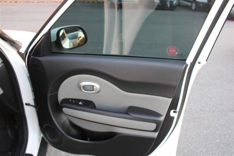 Used 2019 Kia Soul FWD image 11
